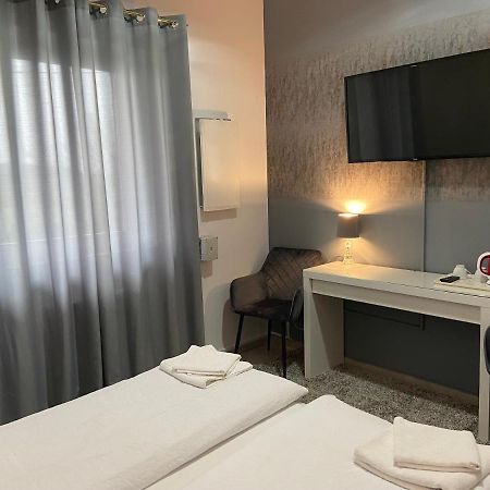 Hotel Zolta Walizka Gosciniec Podrzewie Exteriér fotografie