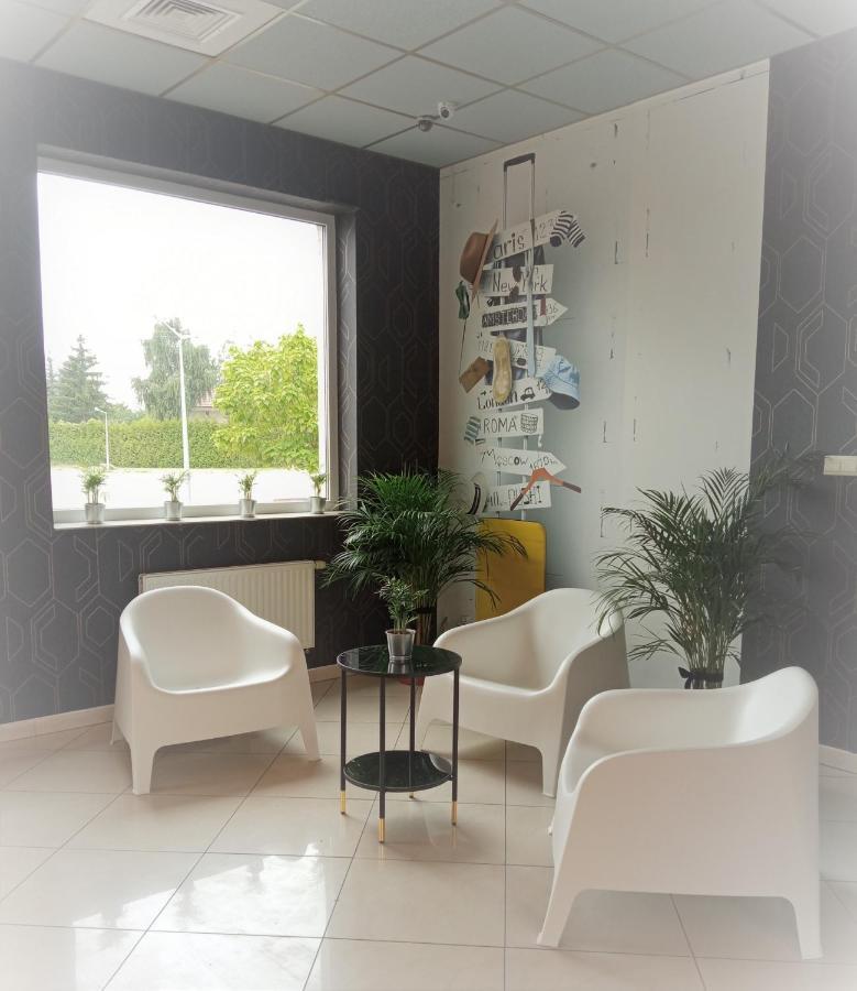 Hotel Zolta Walizka Gosciniec Podrzewie Exteriér fotografie