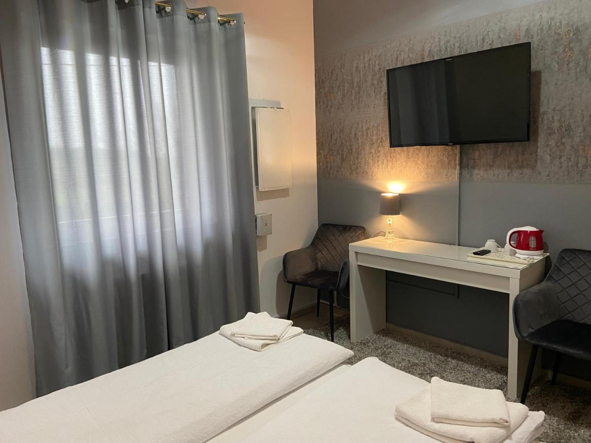 Hotel Zolta Walizka Gosciniec Podrzewie Exteriér fotografie