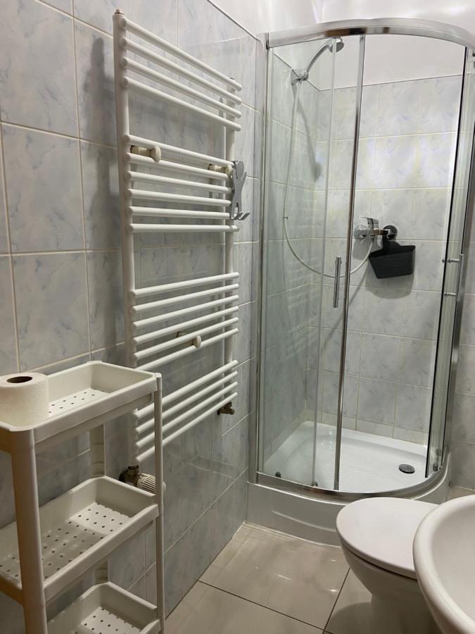 Hotel Zolta Walizka Gosciniec Podrzewie Exteriér fotografie