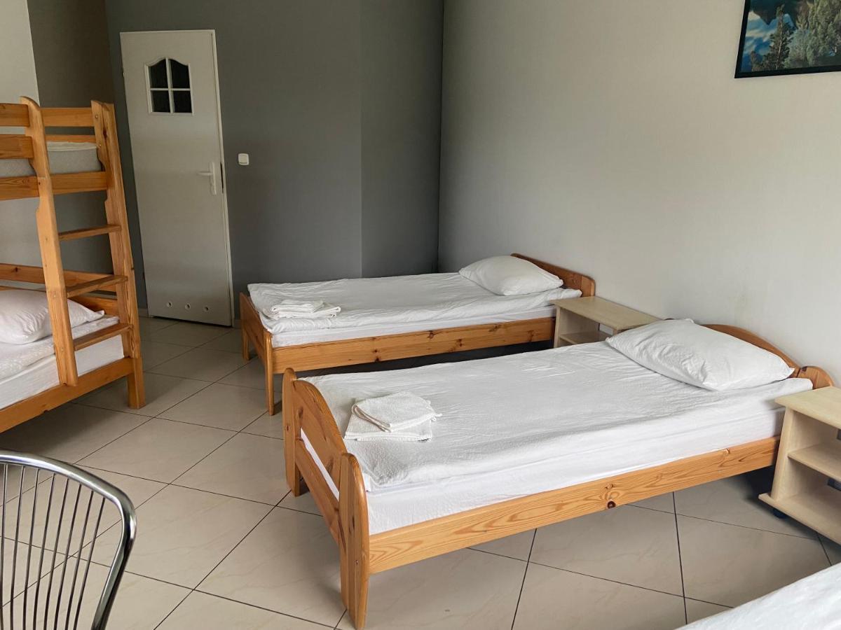 Hotel Zolta Walizka Gosciniec Podrzewie Exteriér fotografie