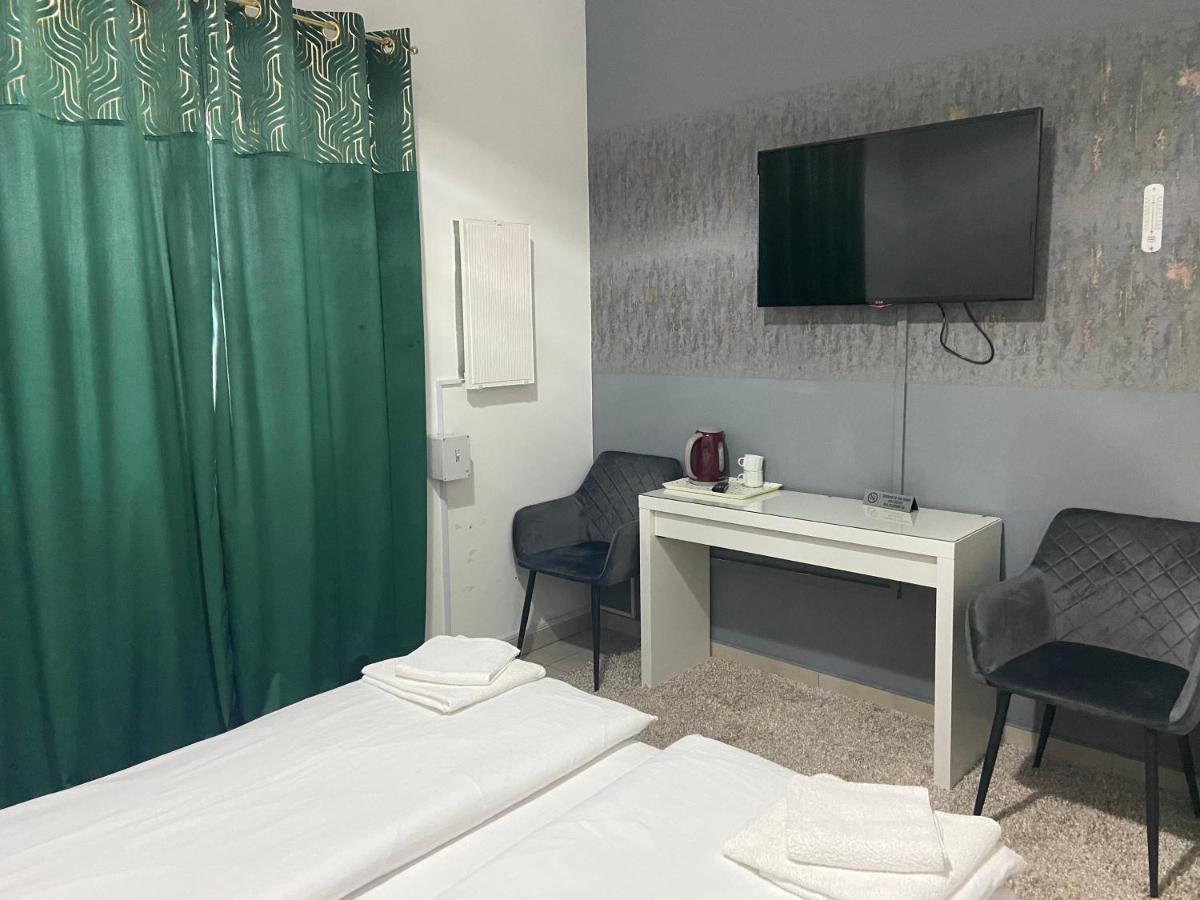 Hotel Zolta Walizka Gosciniec Podrzewie Exteriér fotografie