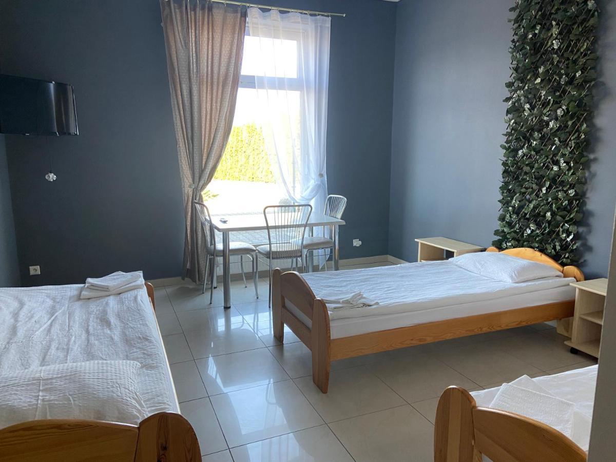 Hotel Zolta Walizka Gosciniec Podrzewie Exteriér fotografie