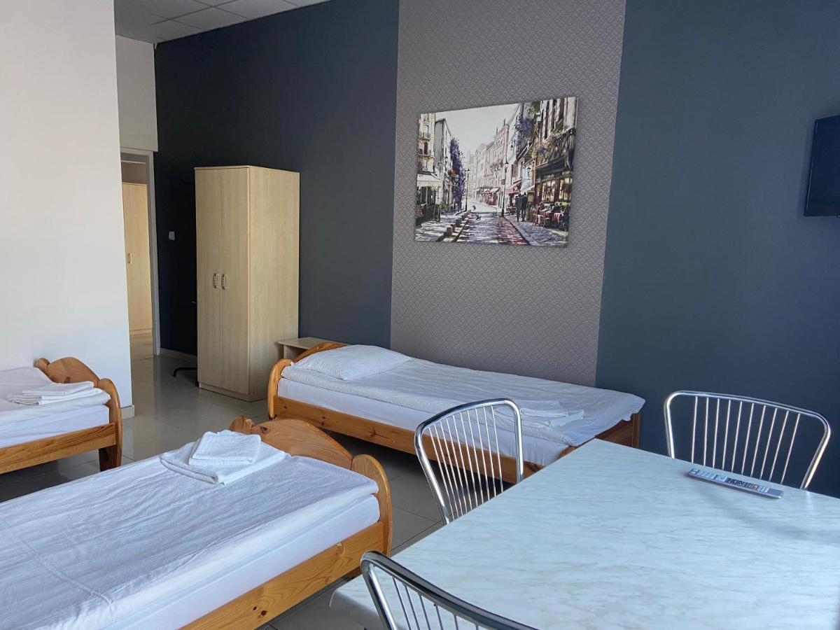 Hotel Zolta Walizka Gosciniec Podrzewie Exteriér fotografie